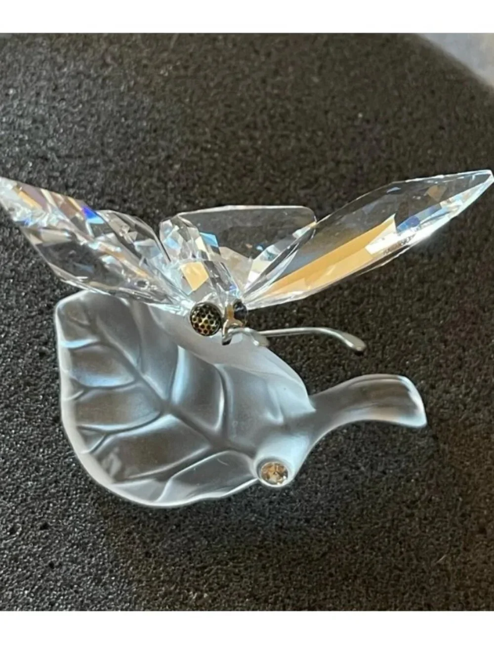NWT Swarovski Crystal Butterfly On Leaf